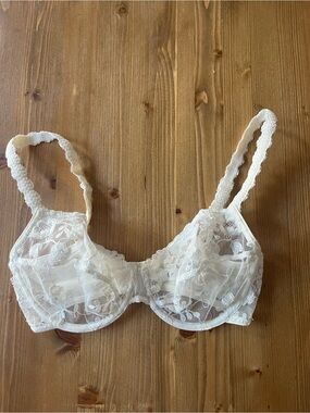 Chantelle Lace Underwire Bralette in Ivory